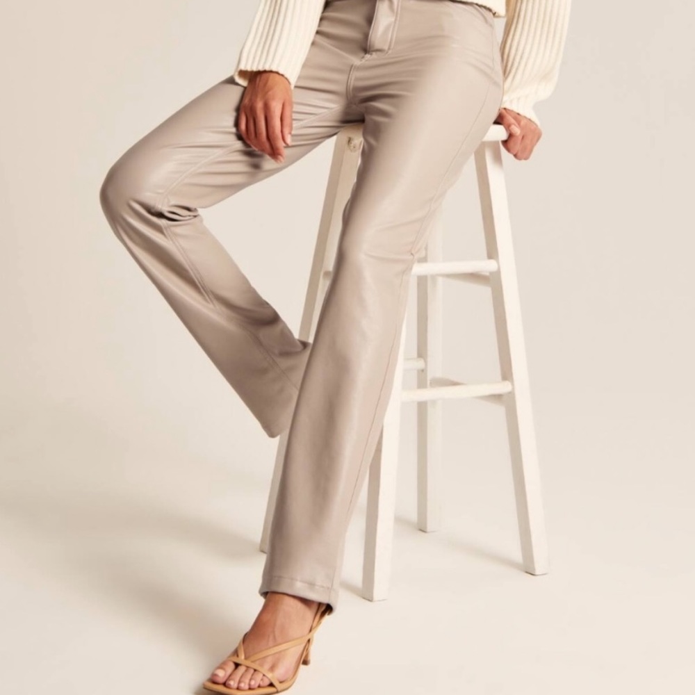NWT🎁 Abercrombie 90s Straight Ultra High Rise Vegan Leather Tan Pants